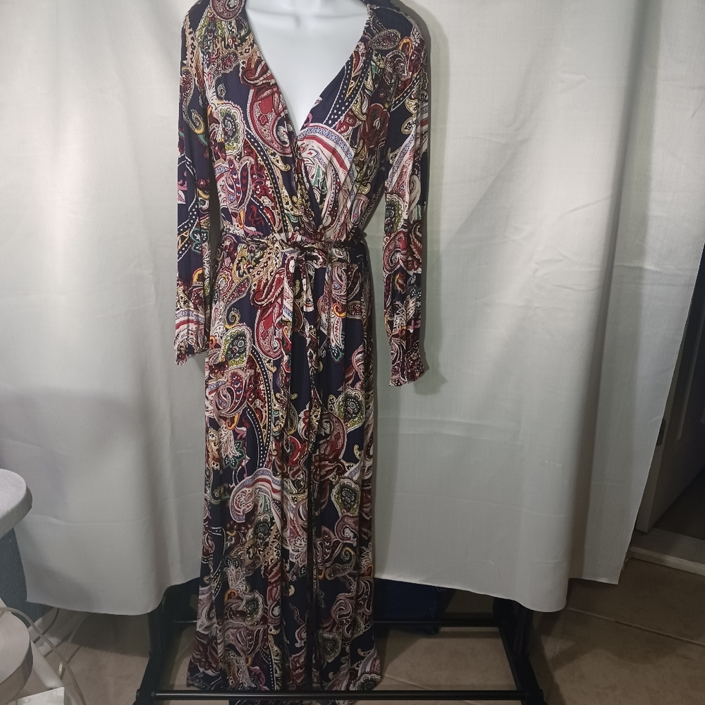 Gorgeous Multi-colored Paisley Print V-neck Maxi Dress With Belt